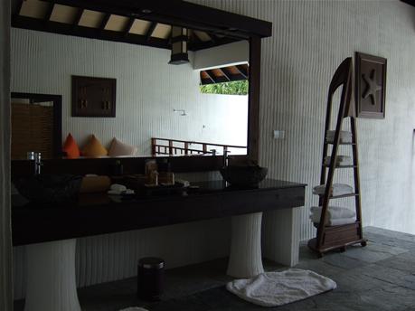 IH_bathroom2.jpg