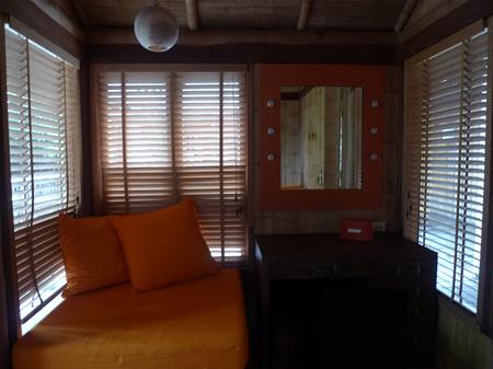 cliff_dressingroom5.jpg