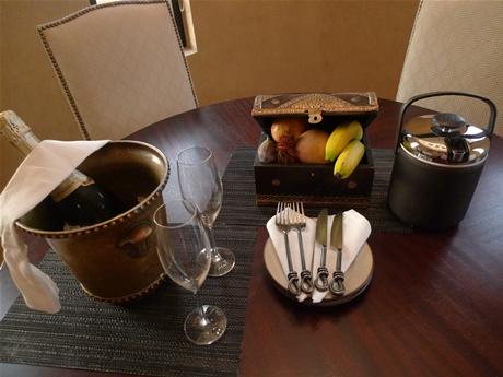 villa_dining3.jpg